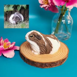 Long hair guinea pig figurine