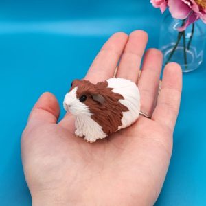 Long hair guinea pig figurine